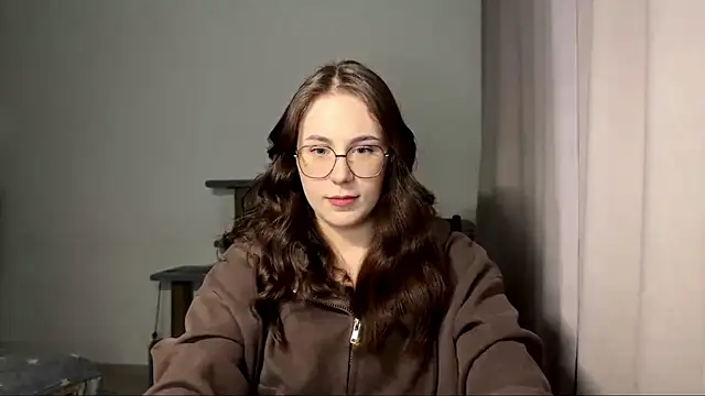 Snapshot of JanelleCourville chatting on 02-17-26, 04:15 JanelleCourville online show from 02-17-26, 04:15