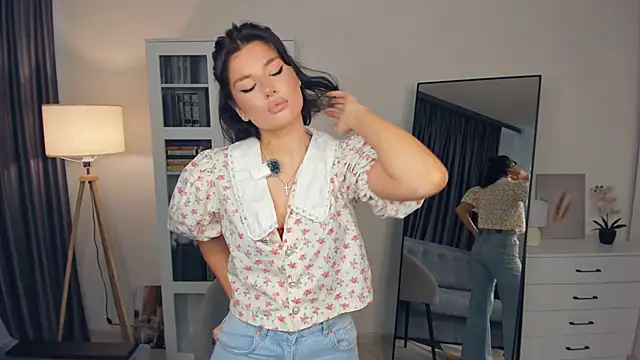 Snapshot of heylilshawty chatting on 01-14-26, 10:19 heylilshawty online show from 01-14-26, 10:19