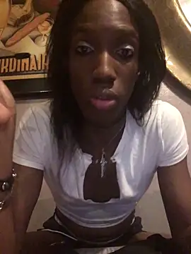 Snapshot of dianagonewild chatting on 05-13-26, 01:56 dianagonewild online show from 05-13-26, 01:56