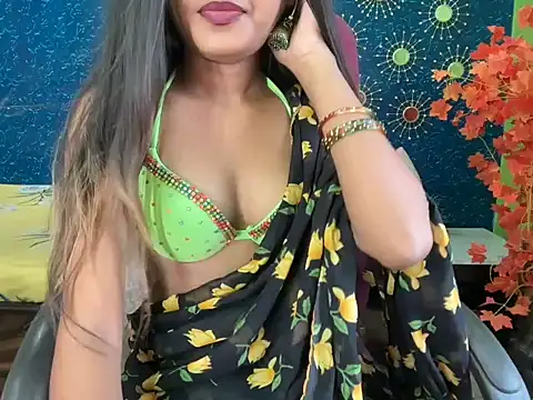 Snapshot of Brown-beauty chatting on 06-25-26, 01:05 Brown-beauty online show from 06-25-26, 01:05