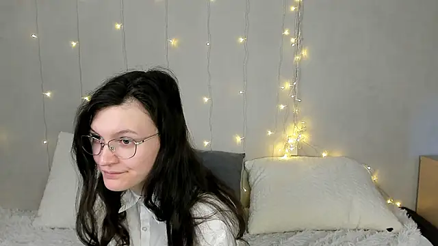 ThoraMarola online show from 02-20-26, 06:26