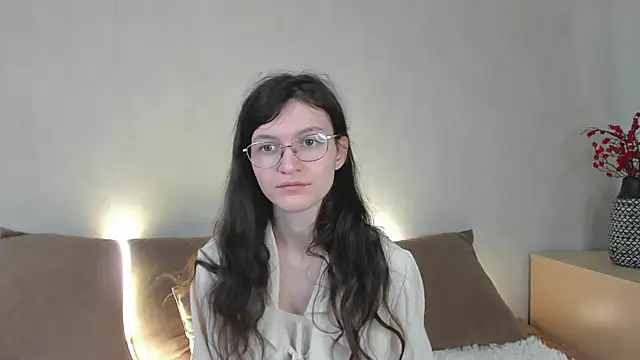 ThoraMarola online show from 03-31-26, 05:09