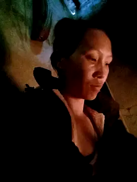 Snapshot of Diana-02 chatting on 05-03-26, 02:27 Diana-02 online show from 05-03-26, 02:27
