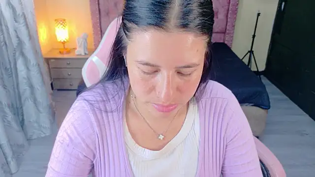 Snapshot of keileen_luna chatting on 05-15-26, 08:07 keileen luna online show from 05-15-26, 08:07