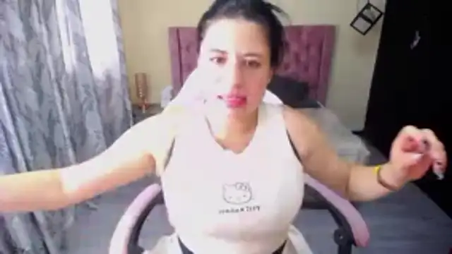 Snapshot of keileen_luna chatting on 04-21-26, 08:15 keileen luna online show from 04-21-26, 08:15