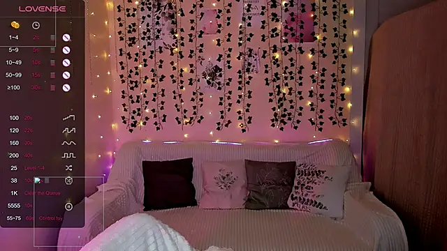 Lina Blossom online show from 01-15-26, 08:18