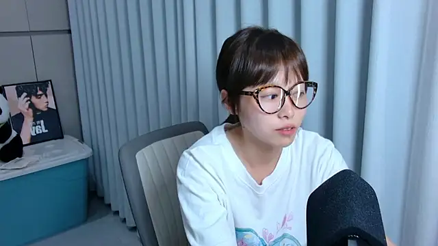 yuki-888 online show from 04-18-26, 03:14