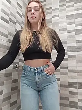 OrianaNorth online show from 04-16-26, 06:36