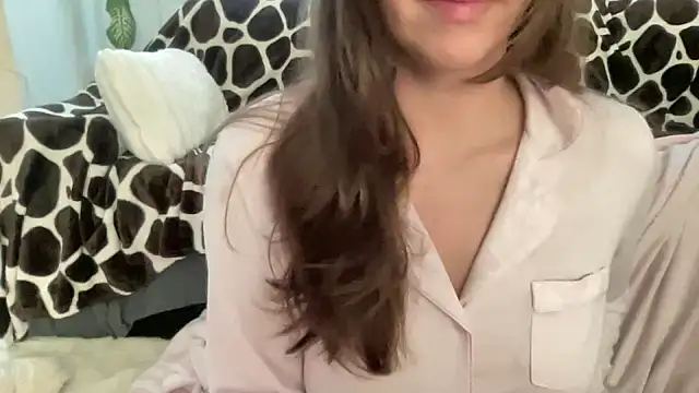 Snapshot of LunnaMonroe chatting on 01-17-26, 08:40 LunnaMonroe online show from 01-17-26, 08:40