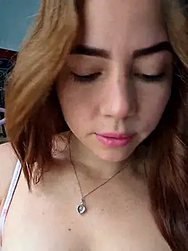 Snapshot of dani_ferreer1 chatting on 06-12-26, 12:25 dani ferreer1 online show from 06-12-26, 12:25