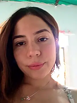 Snapshot of dani_ferreer1 chatting on 05-20-26, 04:04 dani ferreer1 online show from 05-20-26, 04:04