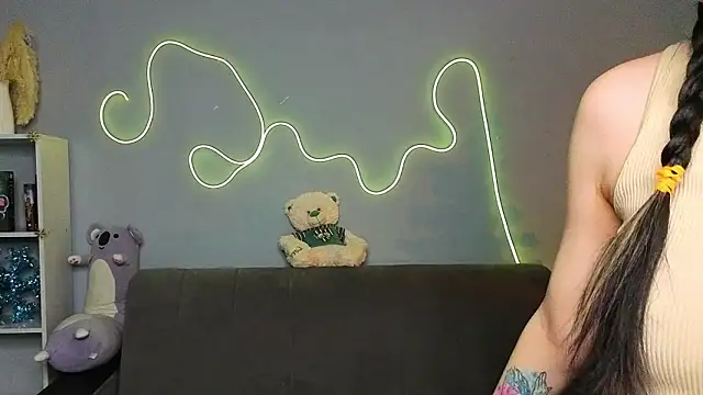 Snapshot of JinxMoon chatting on 01-17-26, 05:05 JinxMoon online show from 01-17-26, 05:05