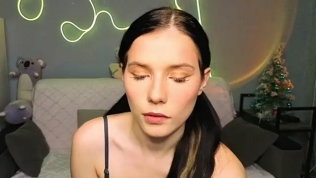 Snapshot of JinxMoon chatting on 01-18-26, 05:05 JinxMoon online show from 01-18-26, 05:05