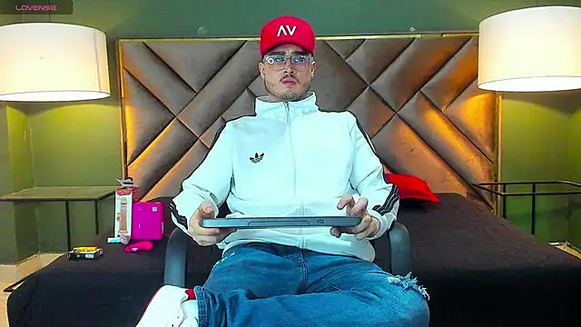 Snapshot of Salvattore_Muller chatting on 02-28-26, 11:48 Salvattore Muller online show from 02-28-26, 11:48