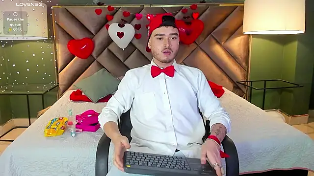 Snapshot of Salvattore_Muller chatting on 02-15-26, 09:14 Salvattore Muller online show from 02-15-26, 09:14