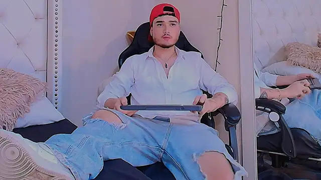 Snapshot of Salvattore_Muller chatting on 02-10-26, 08:30 Salvattore Muller online show from 02-10-26, 08:30