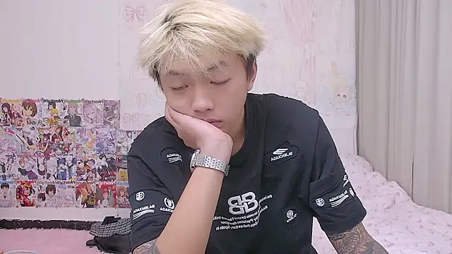 Chocolates-001 online show from 04-28-26, 11:47