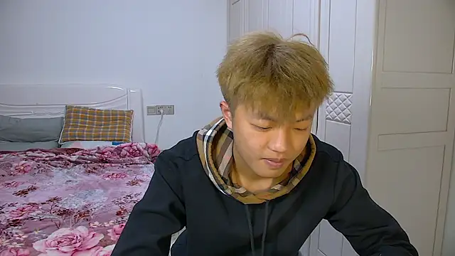 Chocolates-001 online show from 02-05-26, 11:06