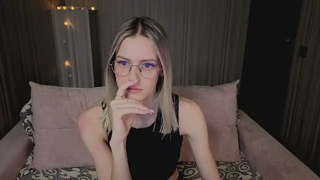 kittie like18 online show from 03-06-26, 01:11