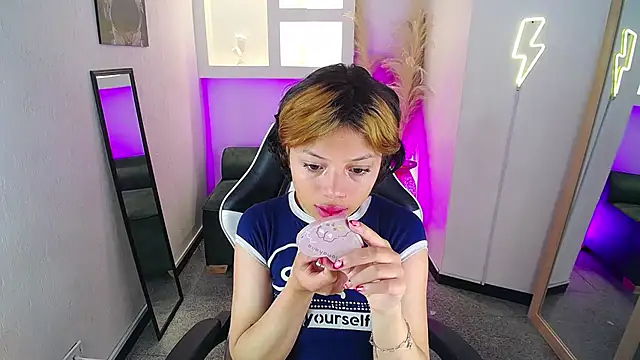 melodyy as online show from 04-13-26, 01:26