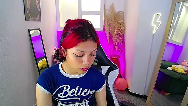 Snapshot of melodyy_as chatting on 05-25-26, 01:32 melodyy as online show from 05-25-26, 01:32