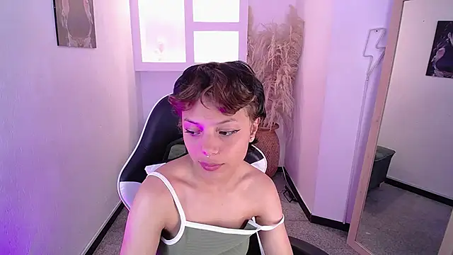 Snapshot of melodyy_as chatting on 01-15-26, 12:41 melodyy as online show from 01-15-26, 12:41