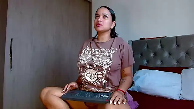 celeneortii online show from 05-01-26, 04:01