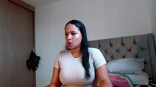 celeneortii online show from 04-12-26, 09:07