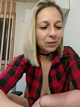 Snapshot of AdaJoy chatting on 05-31-26, 11:16 AdaJoy online show from 05-31-26, 11:16