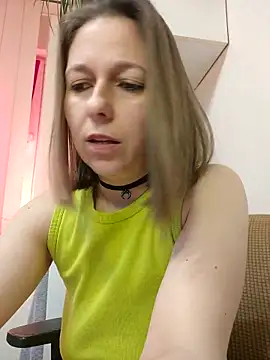 Snapshot of AdaJoy chatting on 04-26-26, 11:07 AdaJoy online show from 04-26-26, 11:07
