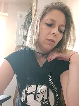 Snapshot of AdaJoy chatting on 05-30-26, 11:05 AdaJoy online show from 05-30-26, 11:05