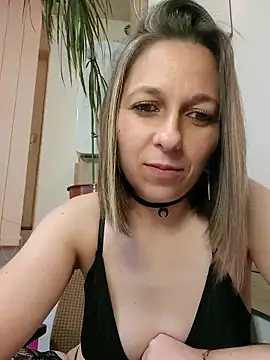 Snapshot of AdaJoy chatting on 05-02-26, 10:15 AdaJoy online show from 05-02-26, 10:15