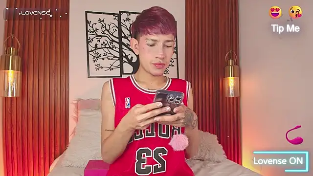 Snapshot of Taylor_Snow chatting on 02-08-26, 08:17 Taylor Snow online show from 02-08-26, 08:17