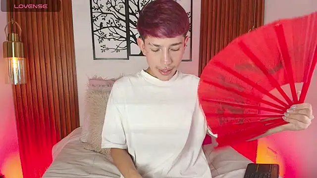 Snapshot of Taylor_Snow chatting on 02-12-26, 08:08 Taylor Snow online show from 02-12-26, 08:08