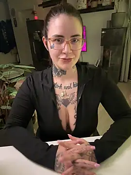 Snapshot of NyxTattoo chatting on 02-16-26, 06:28 NyxTattoo online show from 02-16-26, 06:28