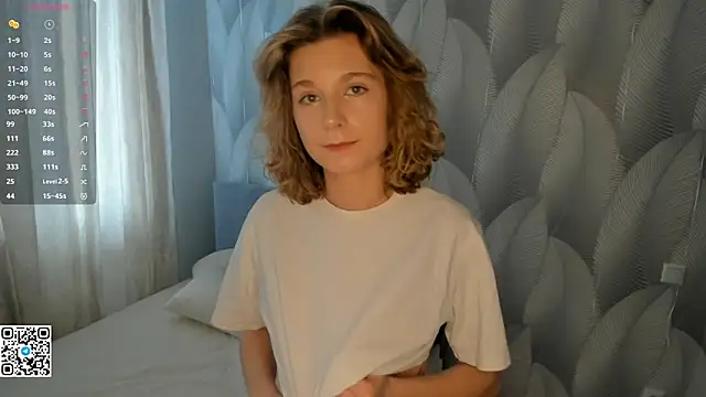 Snapshot of SonyaNowak chatting on 02-25-26, 10:26 SonyaNowak online show from 02-25-26, 10:26