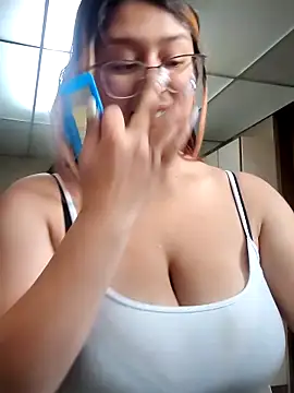 TatiJx Pink online show from 02-09-26, 11:41