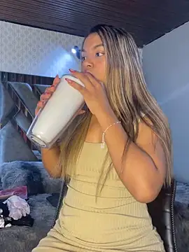 AngelPinkk  online show from 02-05-26, 08:04