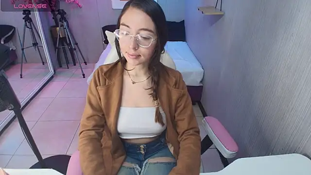 Veronica miiller online show from 06-20-26, 07:08