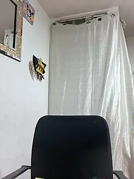 Scarlett Hot69 online show from 04-28-26, 07:46