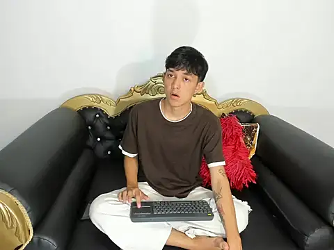 Snapshot of jisus_catt chatting on 02-04-26, 11:55 jisus catt online show from 02-04-26, 11:55