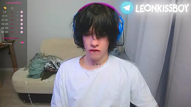 LeonBoykisser online show from 04-10-26, 12:50