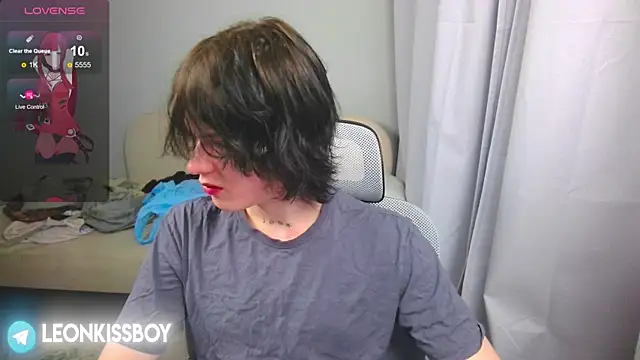 LeonBoykisser online show from 04-13-26, 09:52