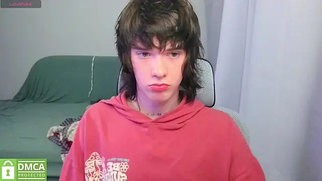 Snapshot of LeonBoykisser chatting on 07-16-26, 04:59 LeonBoykisser online show from 07-16-26, 04:59