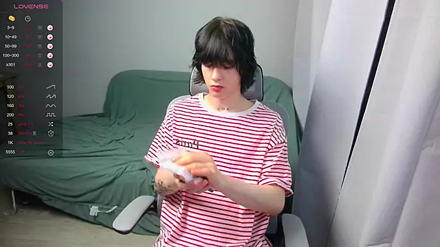 LeonBoykisser online show from 03-04-26, 03:53