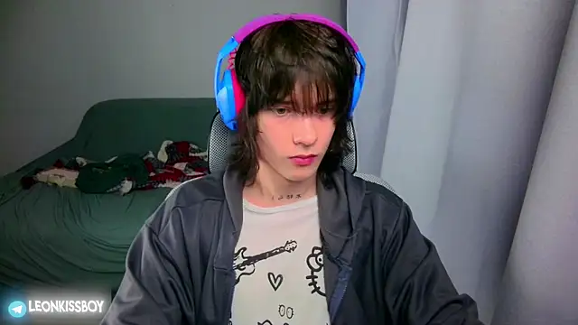 Snapshot of LeonBoykisser chatting on 06-30-26, 02:17 LeonBoykisser online show from 06-30-26, 02:17