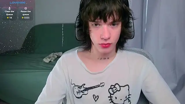 Snapshot of LeonBoykisser chatting on 07-07-26, 12:20 LeonBoykisser online show from 07-07-26, 12:20