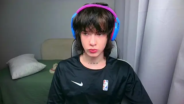 LeonBoykisser online show from 06-03-26, 03:17