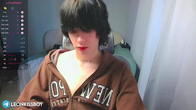 LeonBoykisser online show from 03-15-26, 05:36