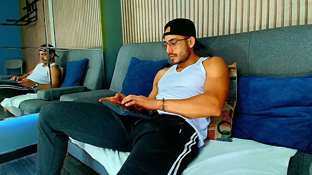 Vans Ross online show from 02-13-26, 07:03